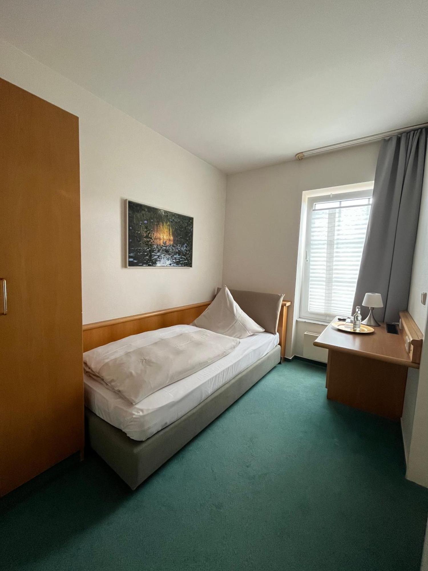 Hotel Bremer Bergisch Gladbach Exterior photo